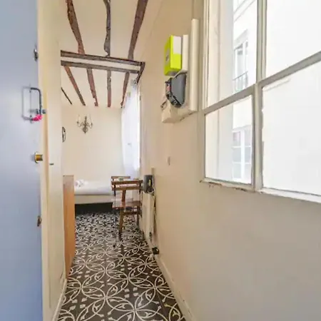Studio Cosy Dans Le Marais Appartamento *